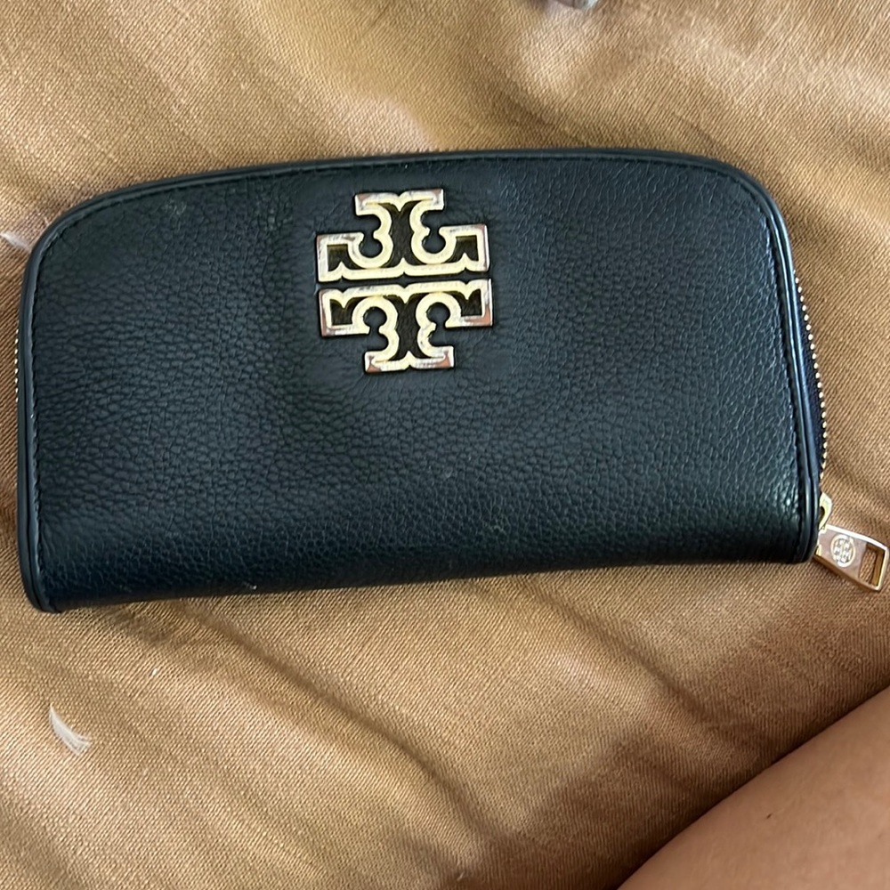 Tory Burch wallet
